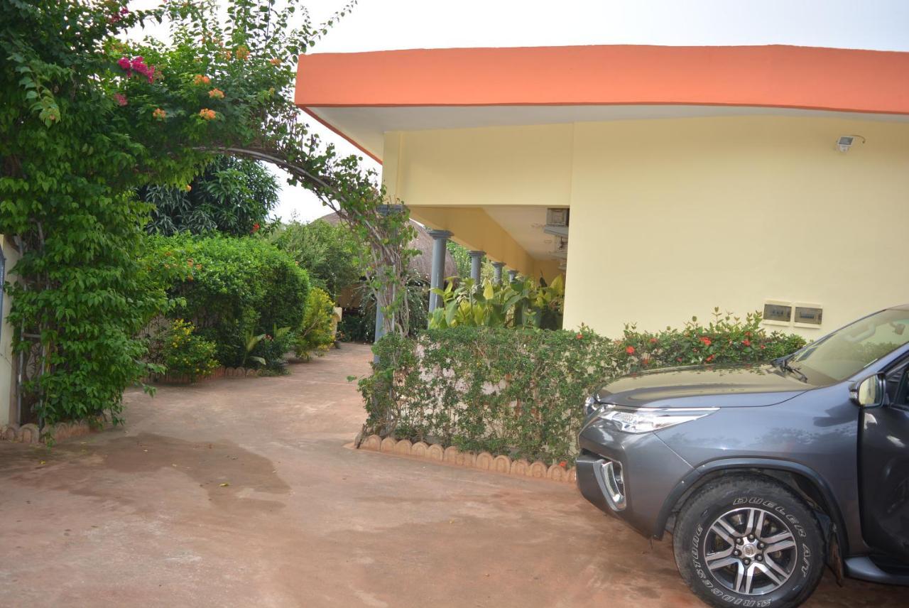 Chez Sabine Bed and Breakfast Abomey Exterior foto